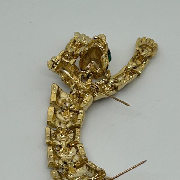 Vintage Gold-Tone Leopard Shoulder Brooch Green Rhinestone Eyes Articulated Body - Picture 6 of 16
